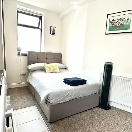 Unique Modern, Private Apartment,15 Mins To Central London Hendon Exterior photo