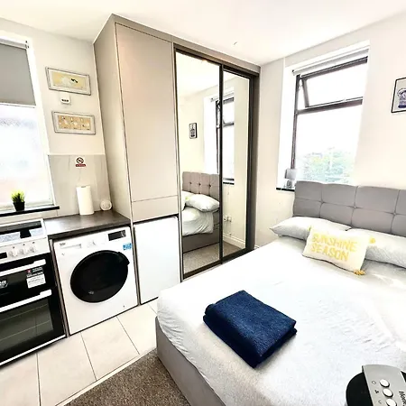 Unique Modern, Private Apartment,15 Mins To Central London Hendon Exterior photo