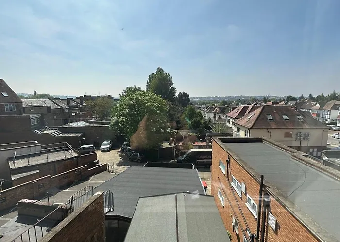 Unique Modern, Private Apartment,15 Mins To Central London